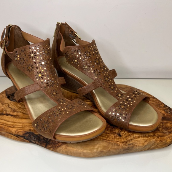 Kenneth Cole Reaction Women's Roll T-Strap Wedge Sandal Size 8 - Picture 6 of 16